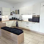 Апартаменты Glaner By Bestime - 5br Terrasse 2 Parkplaetze 10 Betten Waschtrockner Tischfussball Вильдесхаузен