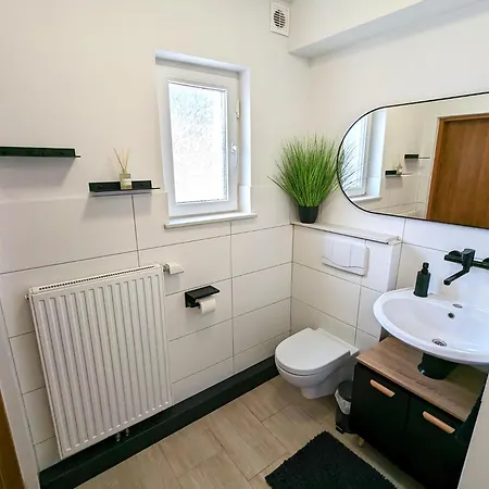 Bestime - 5 Schlafzimmer, Wohnzimmer, Kueche, Waschtrockner, Terrasse, Smart-tvs, Netflix, Tischfussball Daire