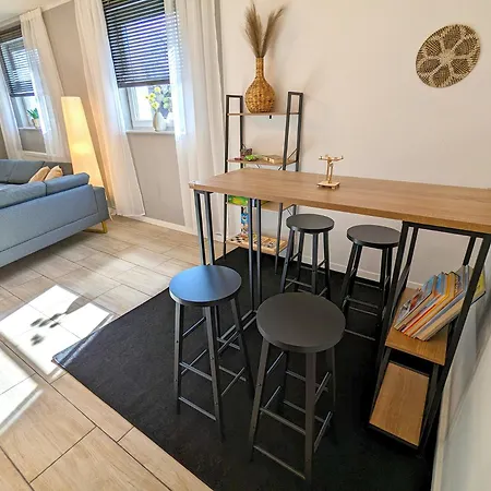 Bestime - 5 Schlafzimmer, Wohnzimmer, Kueche, Waschtrockner, Terrasse, Smart-tvs, Netflix, Tischfussball * Wildeshausen