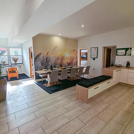 Bestime - 5 Schlafzimmer, Wohnzimmer, Kueche, Waschtrockner, Terrasse, Smart-tvs, Netflix, Tischfussball Daire