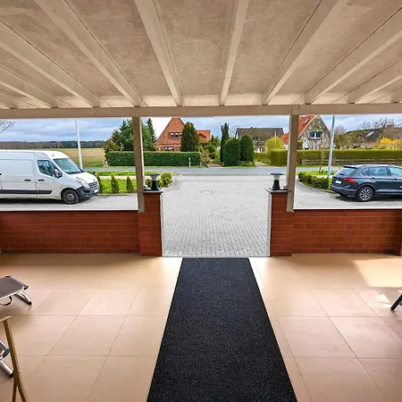 Bestime - 5 Schlafzimmer, Wohnzimmer, Kueche, Waschtrockner, Terrasse, Smart-tvs, Netflix, Tischfussball Appartement