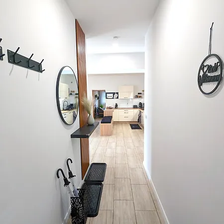 شقة Bestime - 5 Schlafzimmer, Wohnzimmer, Kueche, Waschtrockner, Terrasse, Smart-tvs, Netflix, Tischfussball *