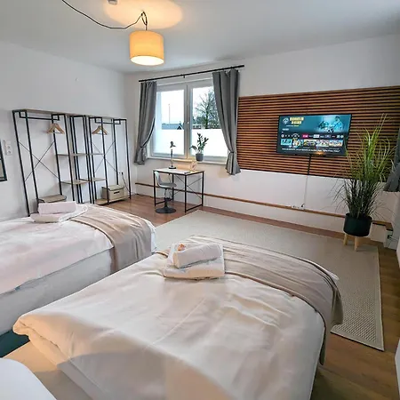 شقة Bestime - 5 Schlafzimmer, Wohnzimmer, Kueche, Waschtrockner, Terrasse, Smart-tvs, Netflix, Tischfussball