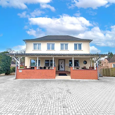 Bestime - 5 Schlafzimmer, Wohnzimmer, Kueche, Waschtrockner, Terrasse, Smart-tvs, Netflix, Tischfussball * فيلدسهاوزن