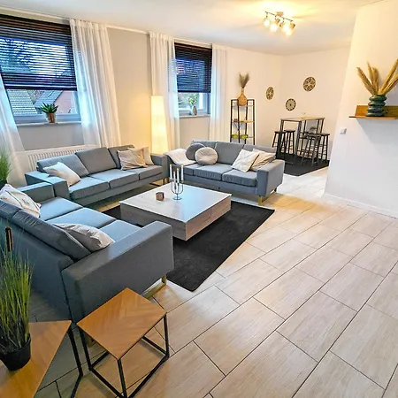 Daire Bestime - 5 Schlafzimmer, Wohnzimmer, Kueche, Waschtrockner, Terrasse, Smart-tvs, Netflix, Tischfussball Wildeshausen