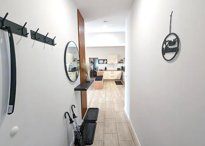 Διαμέρισμα Glaner By Bestime - 5br Terrasse 2 Parkplaetze 10 Betten Waschtrockner Tischfussball *