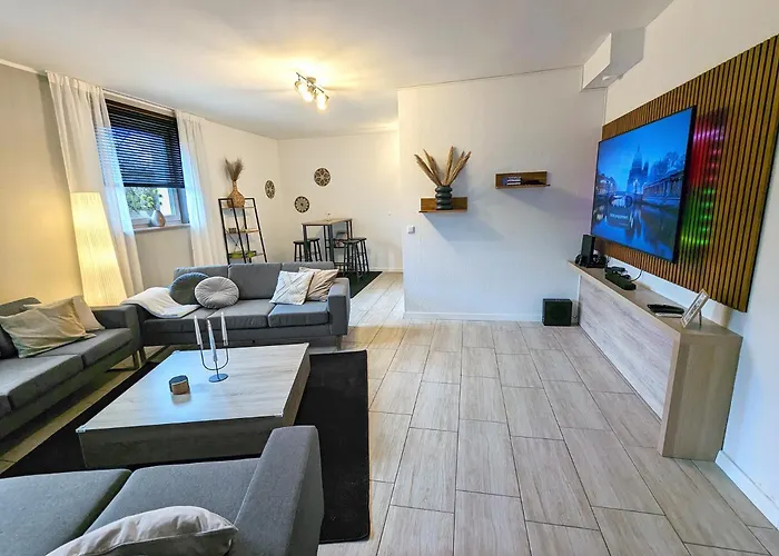 Διαμέρισμα Glaner By Bestime - 5br Terrasse 2 Parkplaetze 10 Betten Waschtrockner Tischfussball